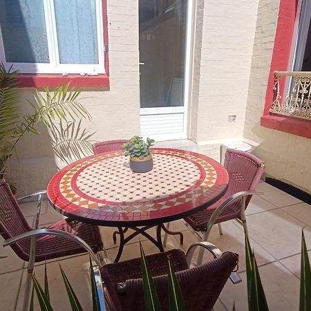 La Bateliere, Appartement Mer Avec Patio Prive 梅尔·莱斯·拜恩斯 外观 照片