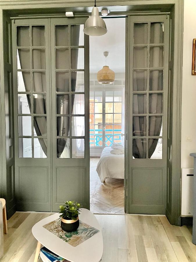La Bateliere, Appartement Mer Avec Patio Prive 梅尔·莱斯·拜恩斯 外观 照片